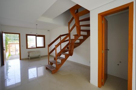 Sala de casa à venda com 2 quartos, 140m² em Guarujá, Porto Alegre
