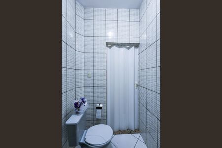 Banheiro  de kitnet/studio para alugar com 1 quarto, 30m² em Grajaú, Rio de Janeiro