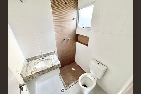 Casa de condomínio à venda com 124m², 3 quartos e 2 vagas Casa de condomínio à venda com 124m², 3 quartos e 2 vagasBanheiro da Suíte 1