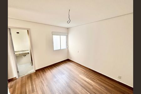 Casa de condomínio à venda com 124m², 3 quartos e 2 vagas Casa de condomínio à venda com 124m², 3 quartos e 2 vagasQuarto 1 - Suíte