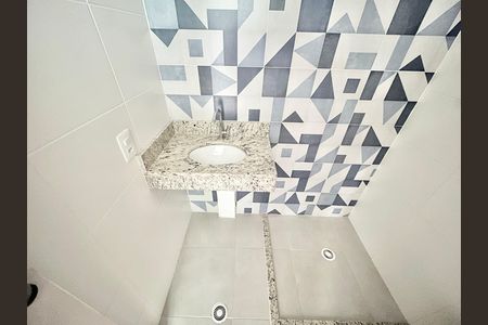 Casa de condomínio à venda com 124m², 3 quartos e 2 vagas Casa de condomínio à venda com 124m², 3 quartos e 2 vagasBanheiro