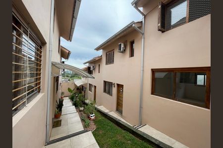 Casa de condomínio para alugar com 62m², 2 quartos e 1 vaga