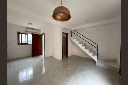 Casa de condomínio para alugar com 62m², 2 quartos e 1 vaga