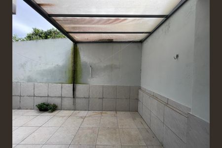 Casa de condomínio para alugar com 62m², 2 quartos e 1 vaga