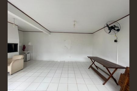 Casa de condomínio para alugar com 62m², 2 quartos e 1 vaga