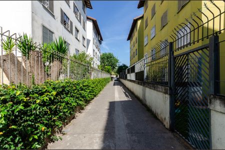 Apartamento para alugar com 46m², 2 quartos e 1 vaga Apartamento para alugar com 46m², 2 quartos e 1 vagaFachada
