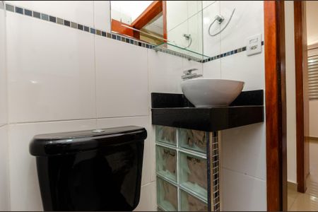 Apartamento para alugar com 46m², 2 quartos e 1 vaga Apartamento para alugar com 46m², 2 quartos e 1 vagaBanheiro