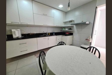Apartamento à venda com 200m², 4 quartos e 1 vaga