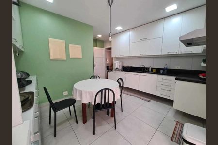Apartamento à venda com 200m², 4 quartos e 1 vaga