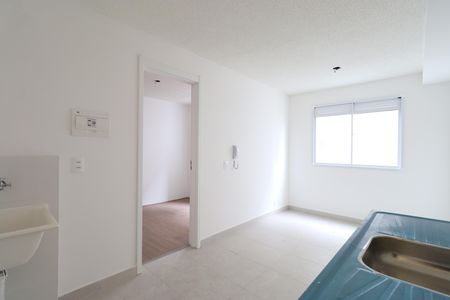 Sala/Cozinha/Area de Serviço de apartamento para alugar com 1 quarto, 28m² em Parque Industrial Tomas Edson, São Paulo