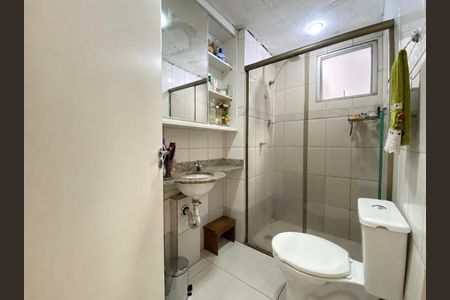 Banheiro  de apartamento à venda com 2 quartos, 50m² em São João Climaco, São Paulo