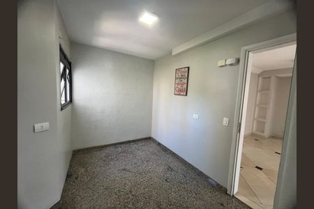 Apartamento para alugar com 117m², 4 quartos e 2 vagas