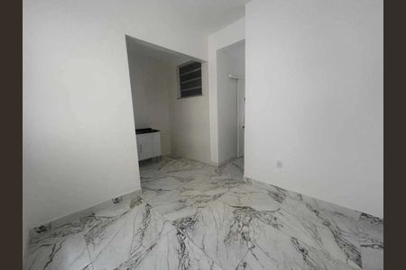 Apartamento à venda com 34m², 1 quarto e sem vaga