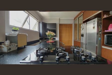 Apartamento à venda com 200m², 3 quartos e 3 vagas