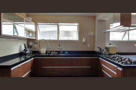 Apartamento à venda com 200m², 3 quartos e 3 vagas