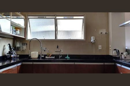 Apartamento à venda com 200m², 3 quartos e 3 vagas