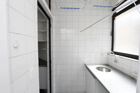 Apartamento à venda com 81m², 3 quartos e 1 vagaÁrea de Serviço