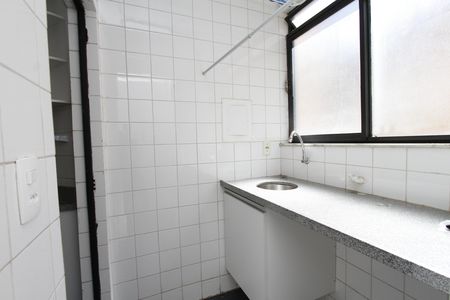 Apartamento à venda com 81m², 3 quartos e 1 vagaÁrea de Serviço
