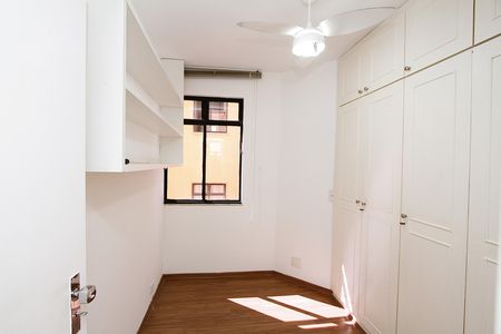 Apartamento à venda com 81m², 3 quartos e 1 vagaQuarto 1
