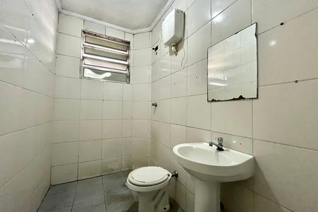 Banheiro de apartamento para alugar com 1 quarto, 42m² em Vila Clara, São Paulo
