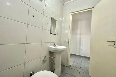 Banheiro de apartamento para alugar com 1 quarto, 42m² em Vila Clara, São Paulo
