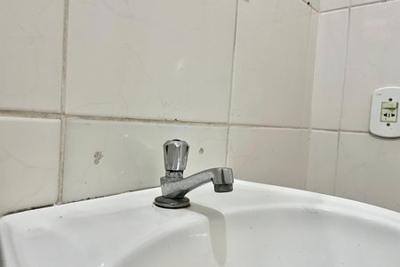 Banheiro de apartamento para alugar com 1 quarto, 42m² em Vila Clara, São Paulo
