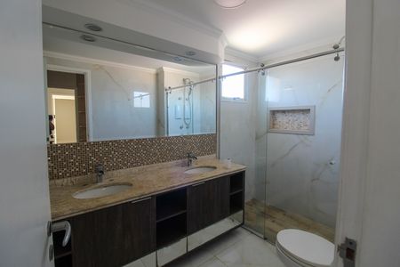 Apartamento à venda com 175m², 4 quartos e 3 vagasBanheiro do Quarto 1