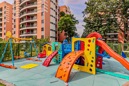 Apartamento à venda com 175m², 4 quartos e 3 vagasÁrea comum - Playground