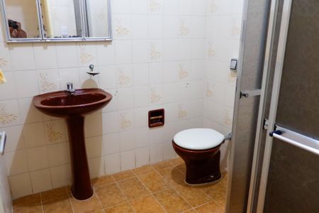 Casa para alugar com 130m², 4 quartos e 2 vagas Casa para alugar com 130m², 4 quartos e 2 vagasBanheiro