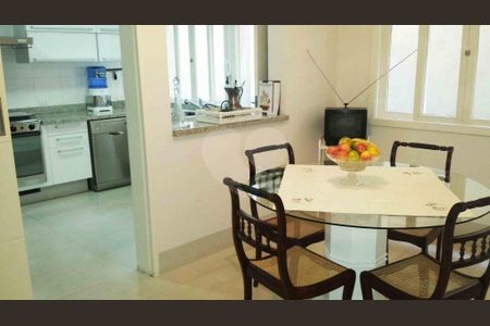Casa à venda com 4 quartos, 366m² em Jardim Marajoara, São Paulo