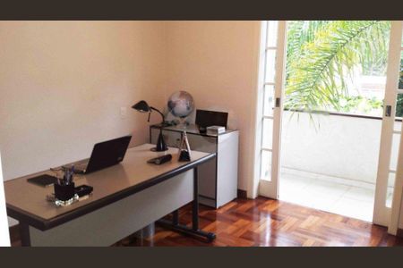 Casa à venda com 4 quartos, 366m² em Jardim Marajoara, São Paulo