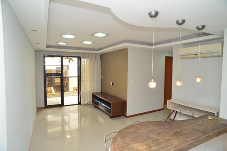 Sala de apartamento à venda com 3 quartos, 80m² em Barra da Tijuca, Rio de Janeiro