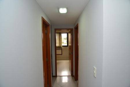 Corredor de apartamento à venda com 3 quartos, 80m² em Barra da Tijuca, Rio de Janeiro