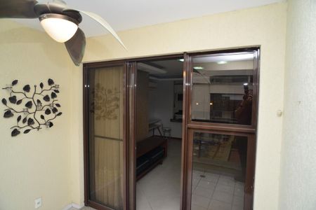 Apartamento para alugar com 80m², 3 quartos e 2 vagas Apartamento para alugar com 80m², 3 quartos e 2 vagasVaranda
