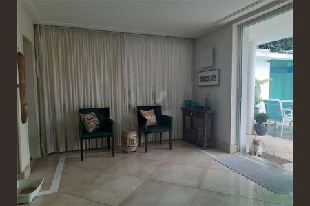 Casa à venda com 4 quartos, 310m² em Jardim Campo Grande, São Paulo