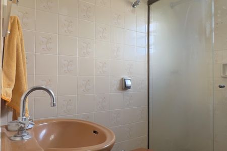 Casa à venda com 250m², 2 quartos e 2 vagas Casa à venda com 250m², 2 quartos e 2 vagasBanheiro