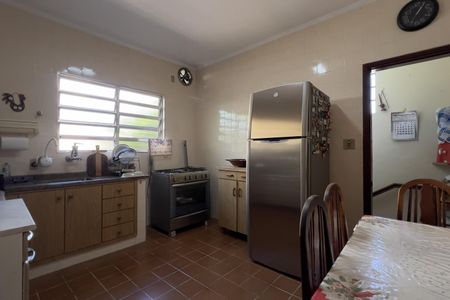 Casa à venda com 250m², 2 quartos e 2 vagas Casa à venda com 250m², 2 quartos e 2 vagasCozinha