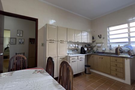 Casa à venda com 250m², 2 quartos e 2 vagas Casa à venda com 250m², 2 quartos e 2 vagasCozinha