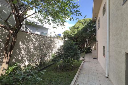 Casa à venda com 250m², 2 quartos e 2 vagas Casa à venda com 250m², 2 quartos e 2 vagasÁrea de Serviço