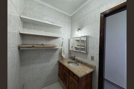 Casa à venda com 339m², 5 quartos e 3 vagasBanheiro 3