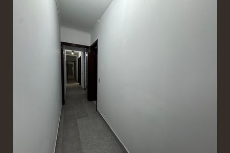 Casa à venda com 339m², 5 quartos e 3 vagasCorredor