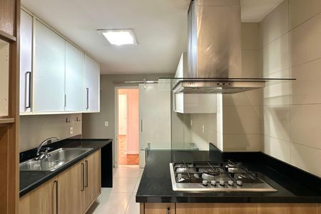 Apartamento à venda com 135m², 3 quartos e 1 vaga