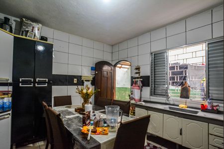 Casa à venda com 300m², 3 quartos e 3 vagasCozinha