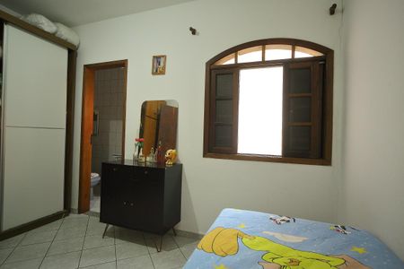 Casa à venda com 309m², 4 quartos e 2 vagasSuíte  ( casa 2 ) 