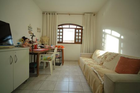 Casa à venda com 309m², 4 quartos e 2 vagasSala ( casa 2 ) 