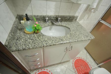 Casa à venda com 309m², 4 quartos e 2 vagasBanheiro (casa 1) 