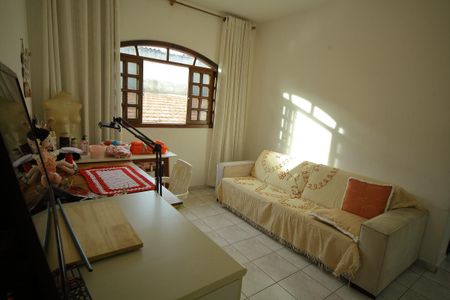 Casa à venda com 309m², 4 quartos e 2 vagasSala ( casa 2 ) 