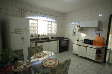 Casa à venda com 309m², 4 quartos e 2 vagasCozinha - (casa 2) 