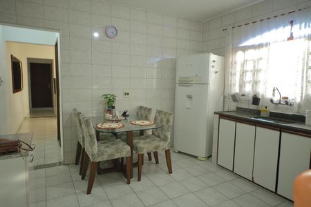Casa à venda com 309m², 4 quartos e 2 vagasCozinha - (casa 2) 