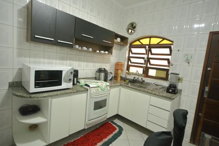 Casa à venda com 309m², 4 quartos e 2 vagasCozinha  (casa 1 ) 